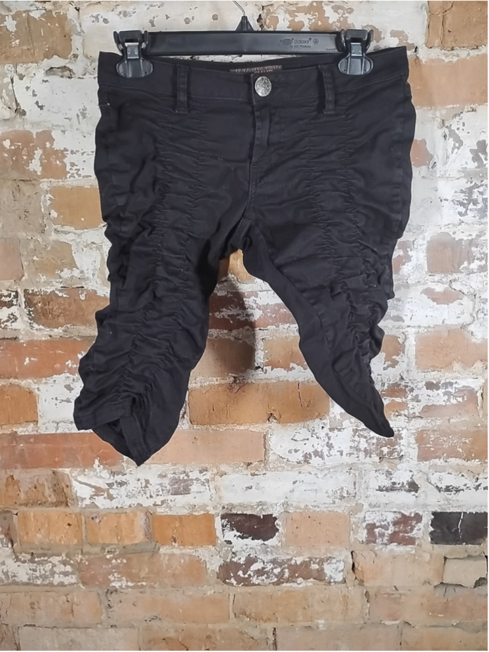 Crest Jeans Women's 3 Black Dark Wash Scrunch Jeans Capri
